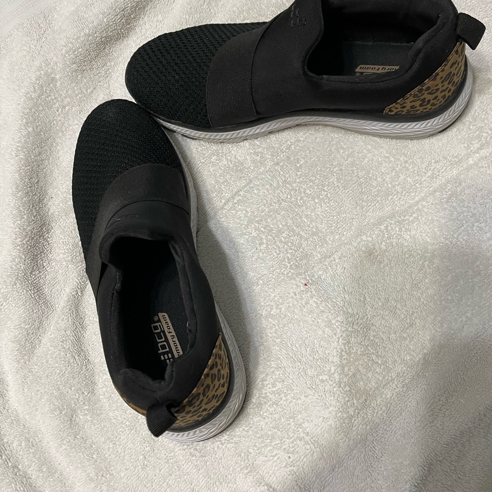 BCG Ladies size 9.5 slip on shoes